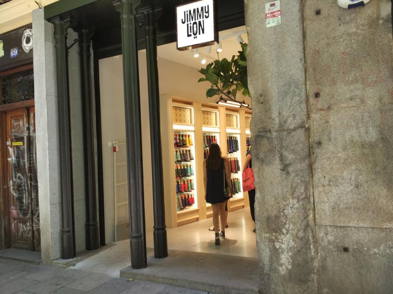 Pension Dominguez Madrid Bagian luar foto