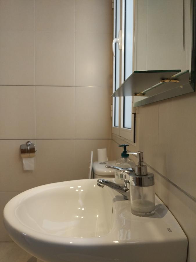 Pension Dominguez Madrid Bagian luar foto